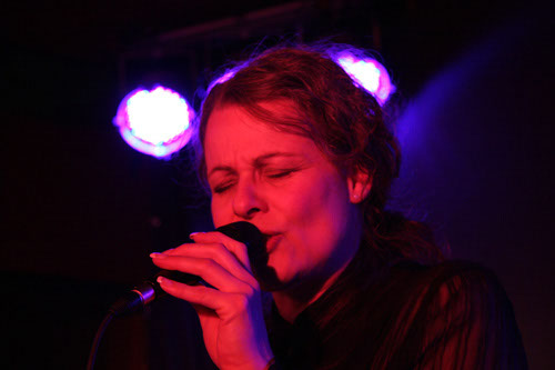 2011_10_Black_Cat_Bone_07