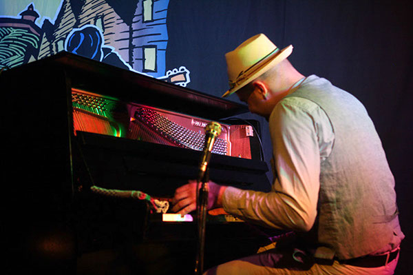 2012_06_30_HootinTheBlues_07
