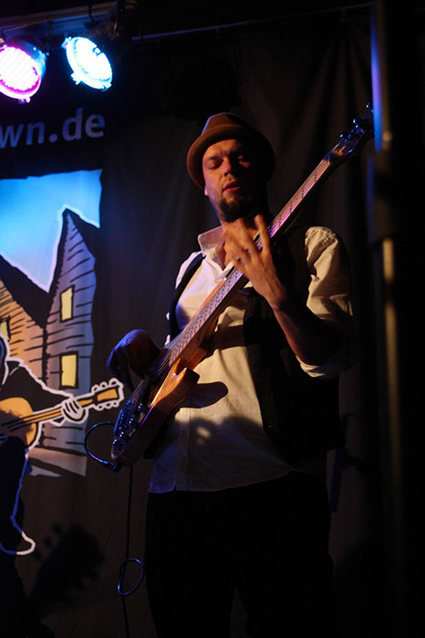 %_tempFileName2013_12_08_TommySchneller_019%