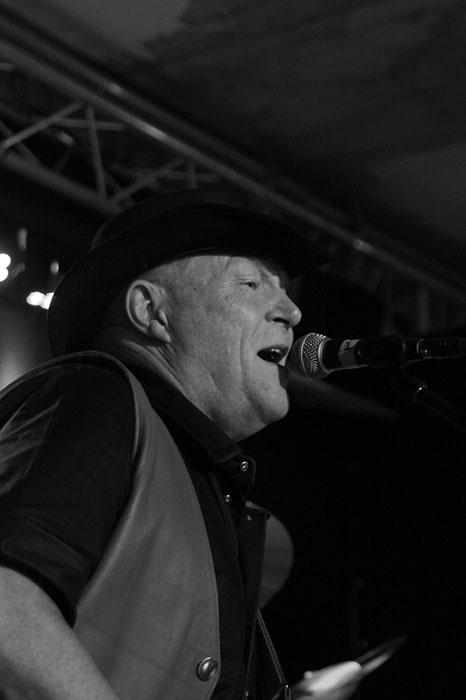 %_tempFileName2014_09_27_UptownBlues_13%