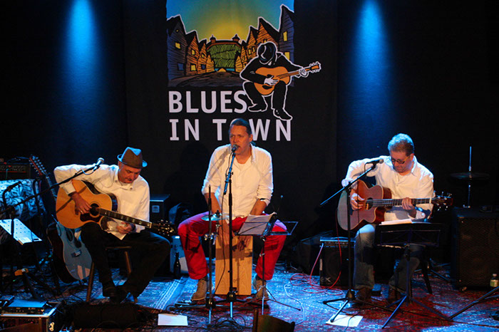 %_tempFileName2014_10_24_DogTales_01%