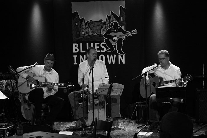 %_tempFileName2014_10_24_DogTales_30%