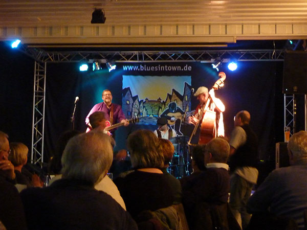 2019_11_16_RedBloomsBB_02