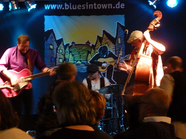 2019_11_16_RedBloomsBB_03