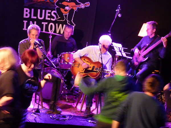 2023_02_25_Bluestrain_03