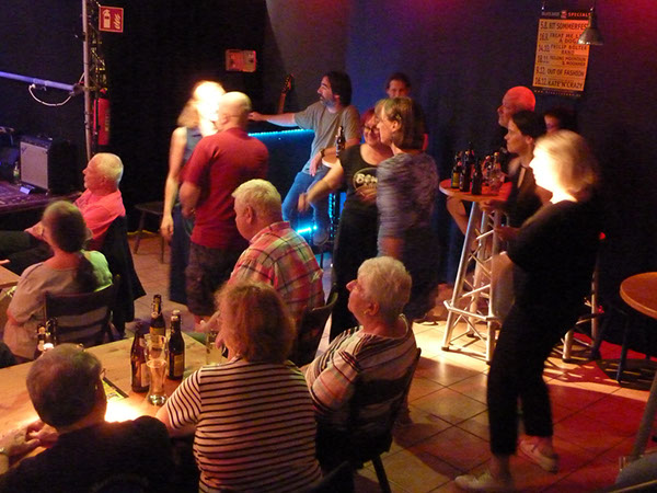 2023_09_16_TreatMeLikeADog_14